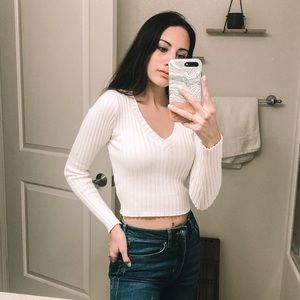 brandy melville | white sweater | ON HOLD